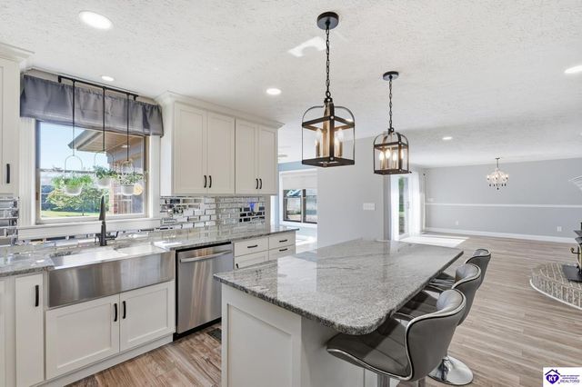 364 Briarwood Circle, Elizabethtown, KY 42701