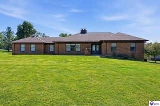 364 Briarwood Circle, Elizabethtown, KY 42701