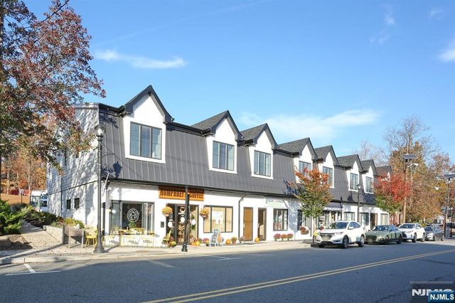 160 Terrace Street 2G, Haworth, NJ 07641