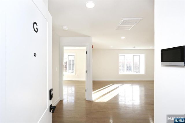 160 Terrace Street 2G, Haworth, NJ 07641