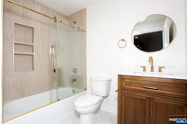 160 Terrace Street 2G, Haworth, NJ 07641