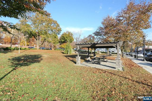 160 Terrace Street 2G, Haworth, NJ 07641