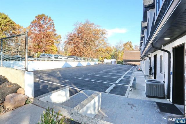 160 Terrace Street 2G, Haworth, NJ 07641