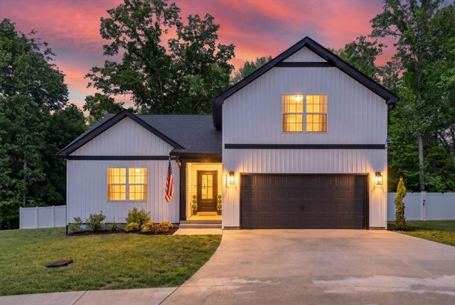 1255 Boulder Pass Rd, Clarksville, TN 37040