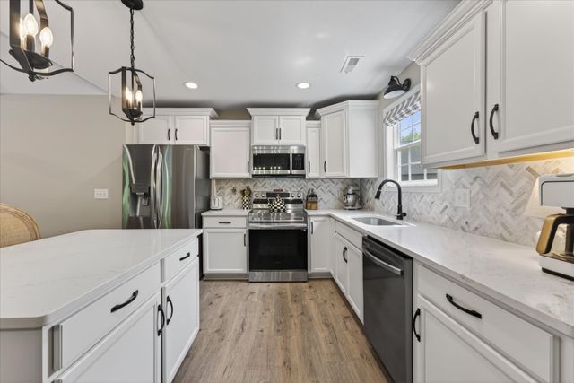 1255 Boulder Pass Rd, Clarksville, TN 37040