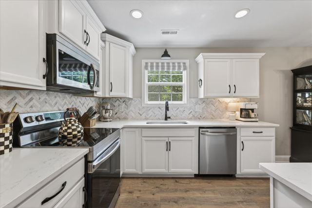 1255 Boulder Pass Rd, Clarksville, TN 37040