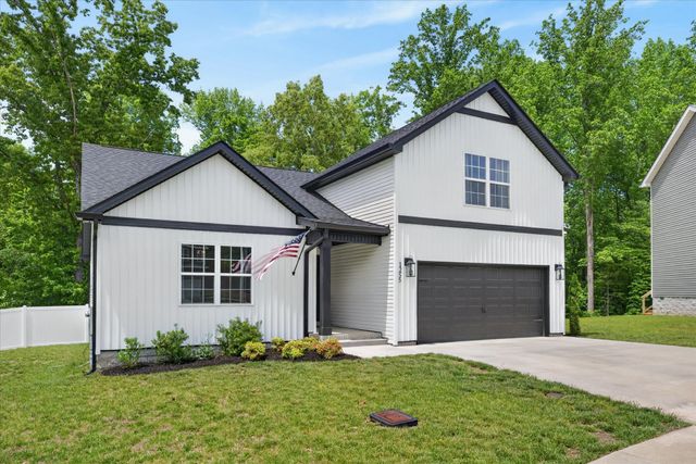 1255 Boulder Pass Rd, Clarksville, TN 37040