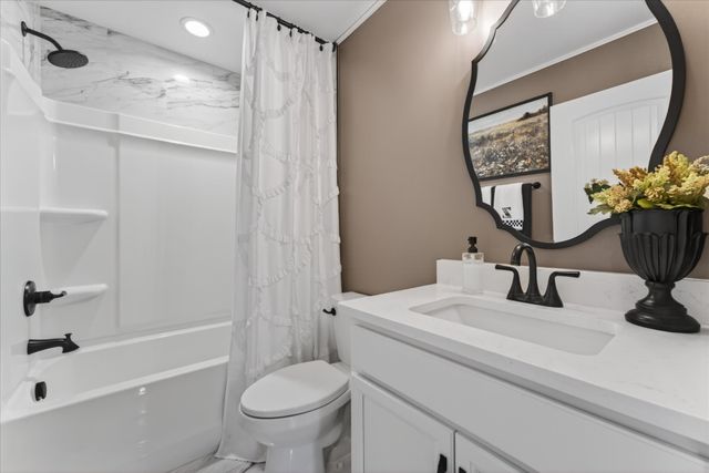 1255 Boulder Pass Rd, Clarksville, TN 37040
