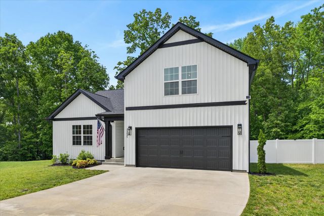 1255 Boulder Pass Rd, Clarksville, TN 37040