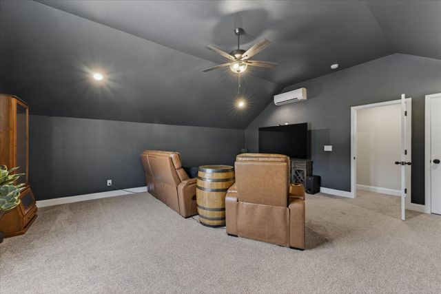 1255 Boulder Pass Rd, Clarksville, TN 37040