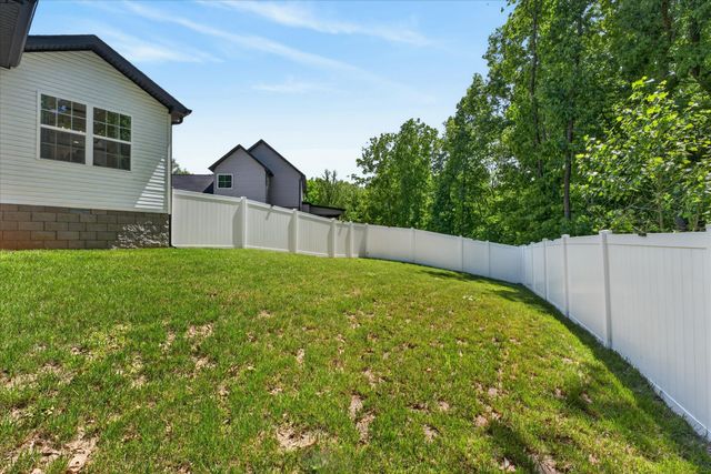 1255 Boulder Pass Rd, Clarksville, TN 37040