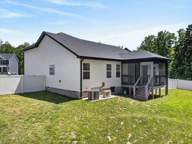 1255 Boulder Pass Rd, Clarksville, TN 37040