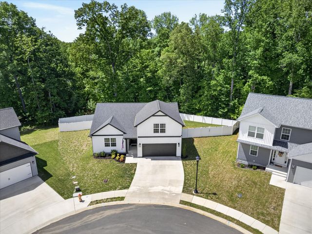 1255 Boulder Pass Rd, Clarksville, TN 37040