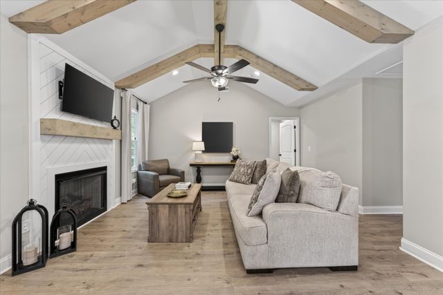 1255 Boulder Pass Rd, Clarksville, TN 37040