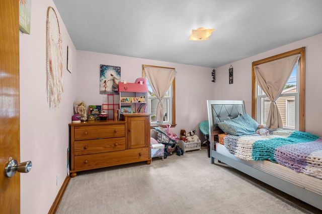 1932 N DIVISION STREET, Appleton, WI 54911