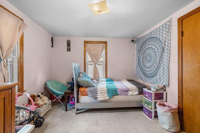 1932 N DIVISION STREET, Appleton, WI 54911