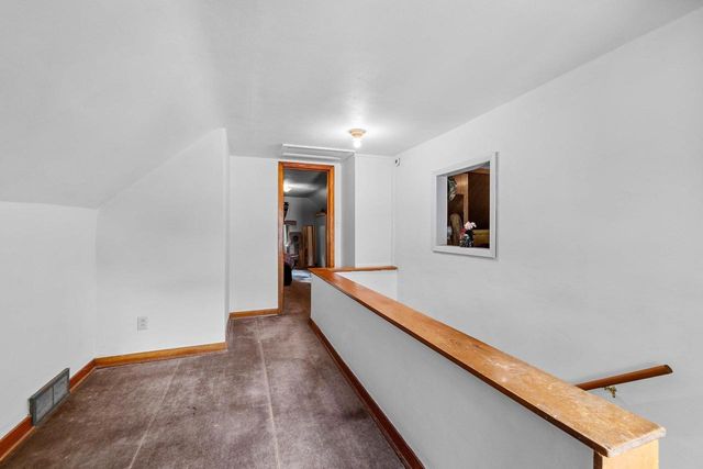 1932 N DIVISION STREET, Appleton, WI 54911