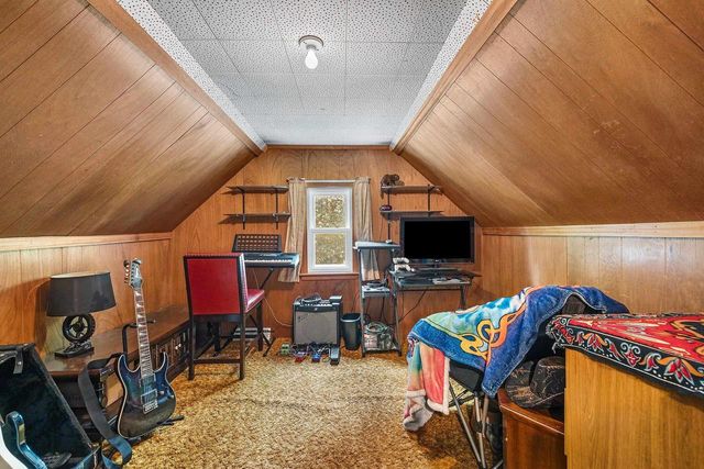 1932 N DIVISION STREET, Appleton, WI 54911
