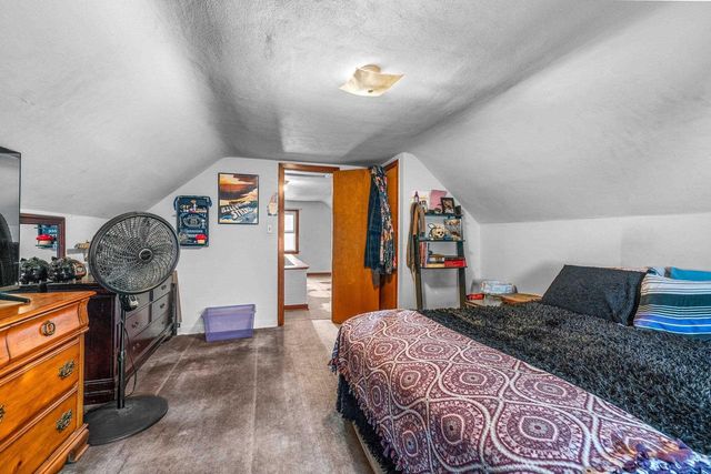 1932 N DIVISION STREET, Appleton, WI 54911