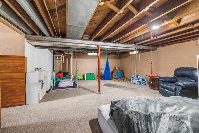 1932 N DIVISION STREET, Appleton, WI 54911