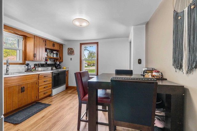 1932 N DIVISION STREET, Appleton, WI 54911