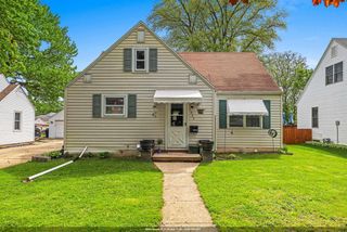 1932 N DIVISION STREET, Appleton, WI 54911