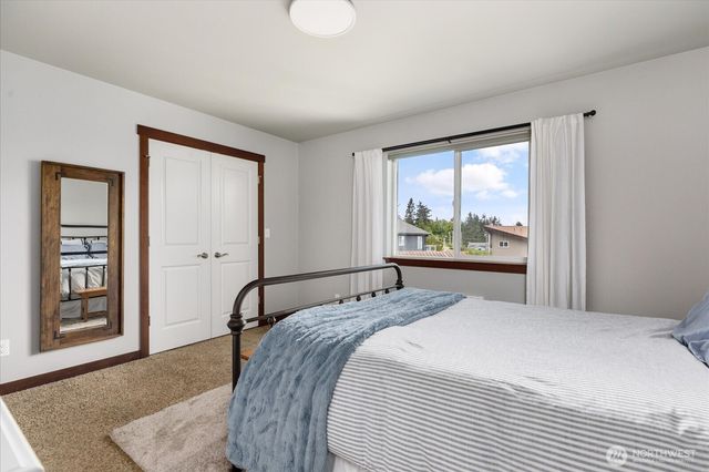 1070 Halsey Drive, Coupeville, WA 98239