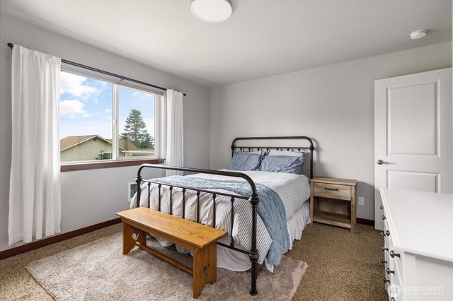 1070 Halsey Drive, Coupeville, WA 98239
