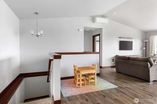 1070 Halsey Drive, Coupeville, WA 98239