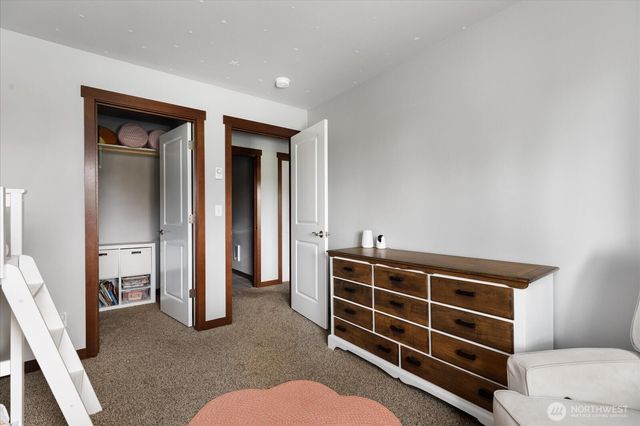1070 Halsey Drive, Coupeville, WA 98239