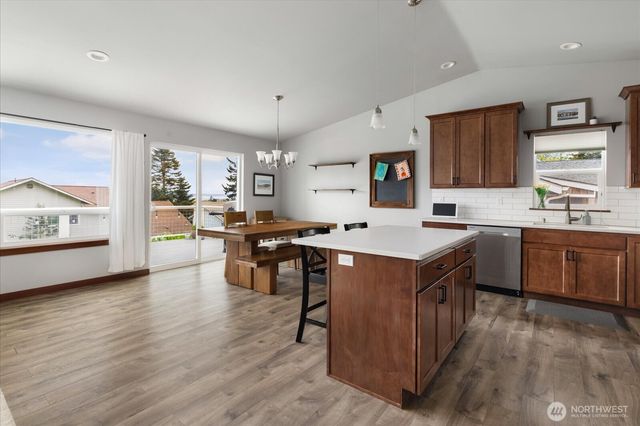1070 Halsey Drive, Coupeville, WA 98239
