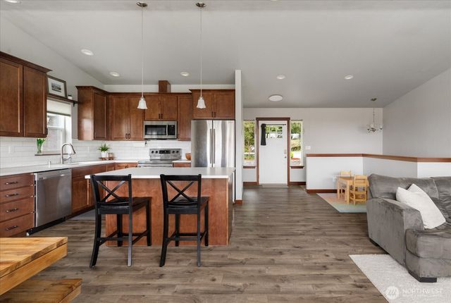 1070 Halsey Drive, Coupeville, WA 98239