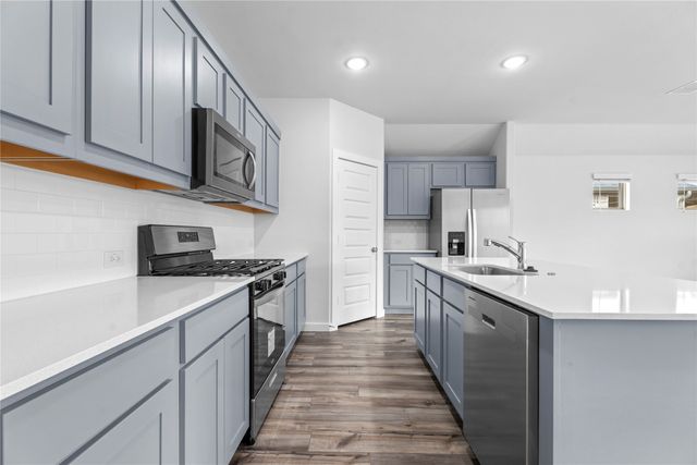 718 Parkside Drive, Lavon, TX 75166