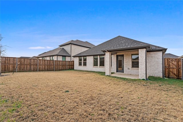 718 Parkside Drive, Lavon, TX 75166