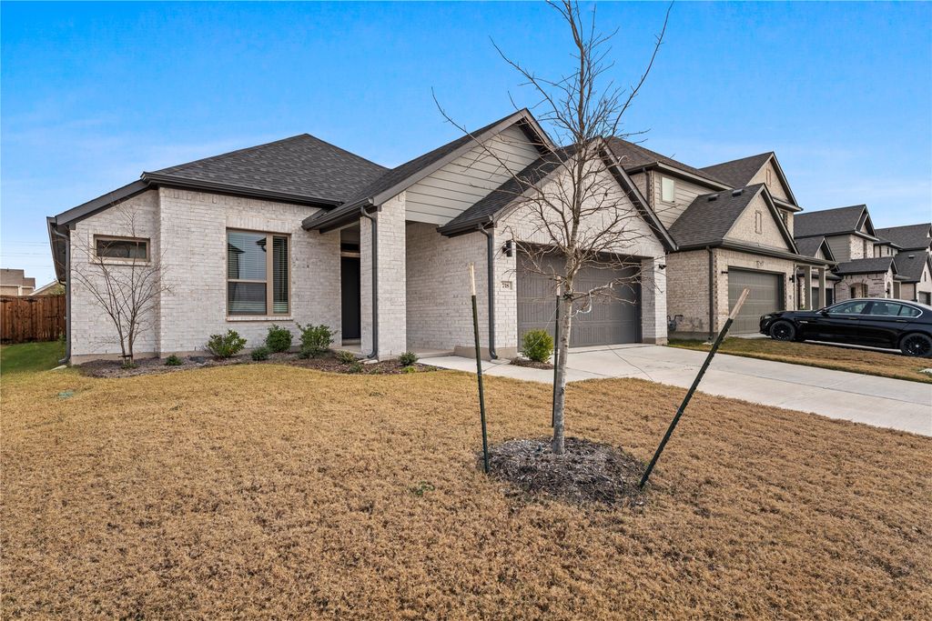 718 Parkside Drive, Lavon, TX 75166