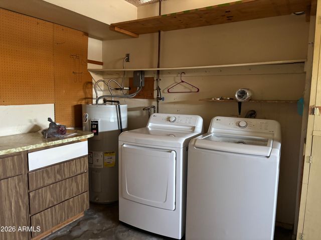 9920 N 97th Drive B, Peoria, AZ 85345