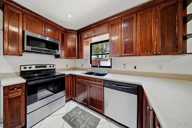 5020 PINE STREET, Seffner, FL 33584