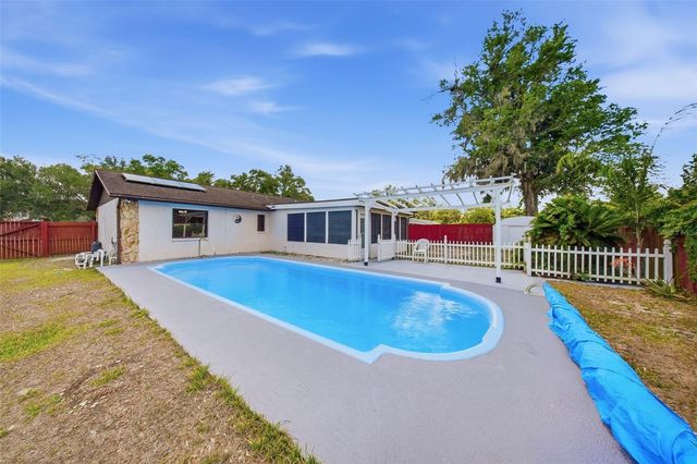 5020 PINE STREET, Seffner, FL 33584