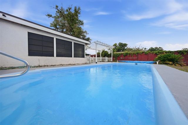 5020 PINE STREET, Seffner, FL 33584