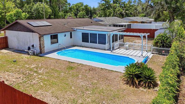 5020 PINE STREET, Seffner, FL 33584