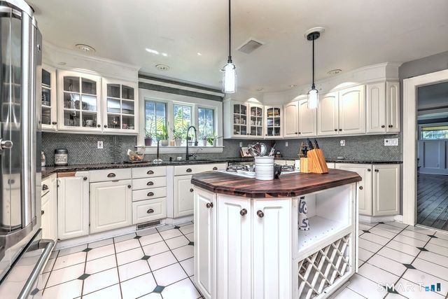 409 Dogburn Lane, Orange, CT 06477