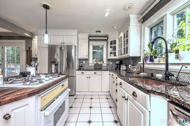 409 Dogburn Lane, Orange, CT 06477