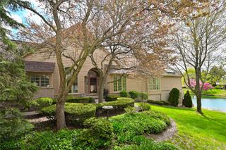 618 Deauville Lane, Bloomfield Hills, MI 48304