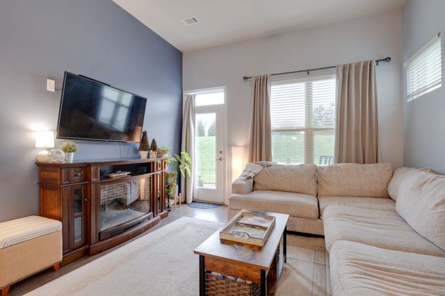 112 Bluestem Ct, Lebanon, TN 37090