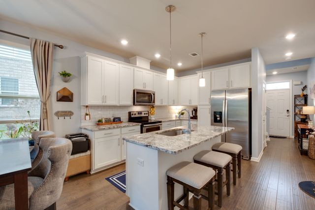 112 Bluestem Ct, Lebanon, TN 37090