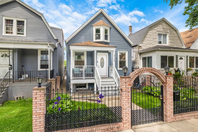 3136 S Komensky Avenue, Chicago, IL 60623