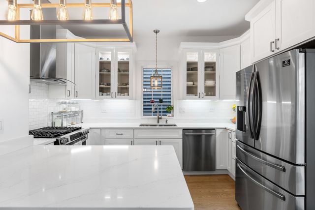 3136 S Komensky Avenue, Chicago, IL 60623
