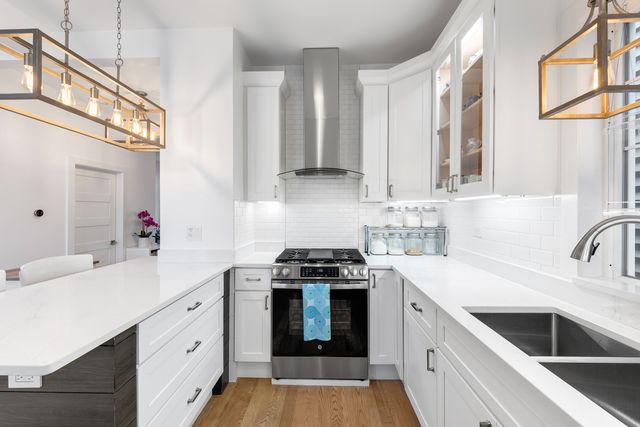 3136 S Komensky Avenue, Chicago, IL 60623
