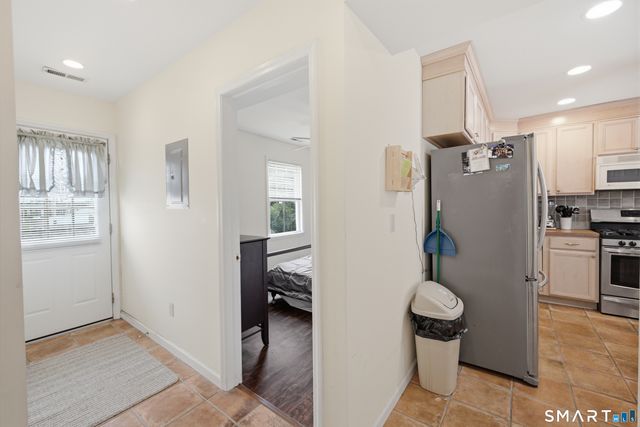 21 Culloden Road, Stamford, CT 06902