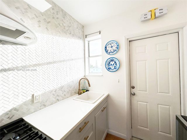 1255 Marseille Dr 20, Miami Beach, FL 33141